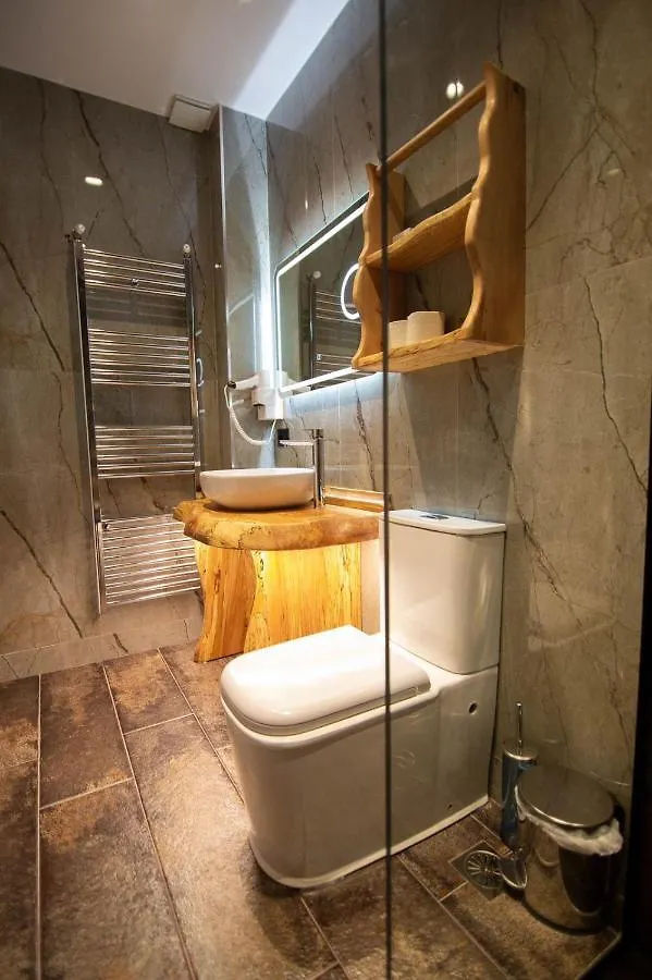 Hotel La Montagna Korce
