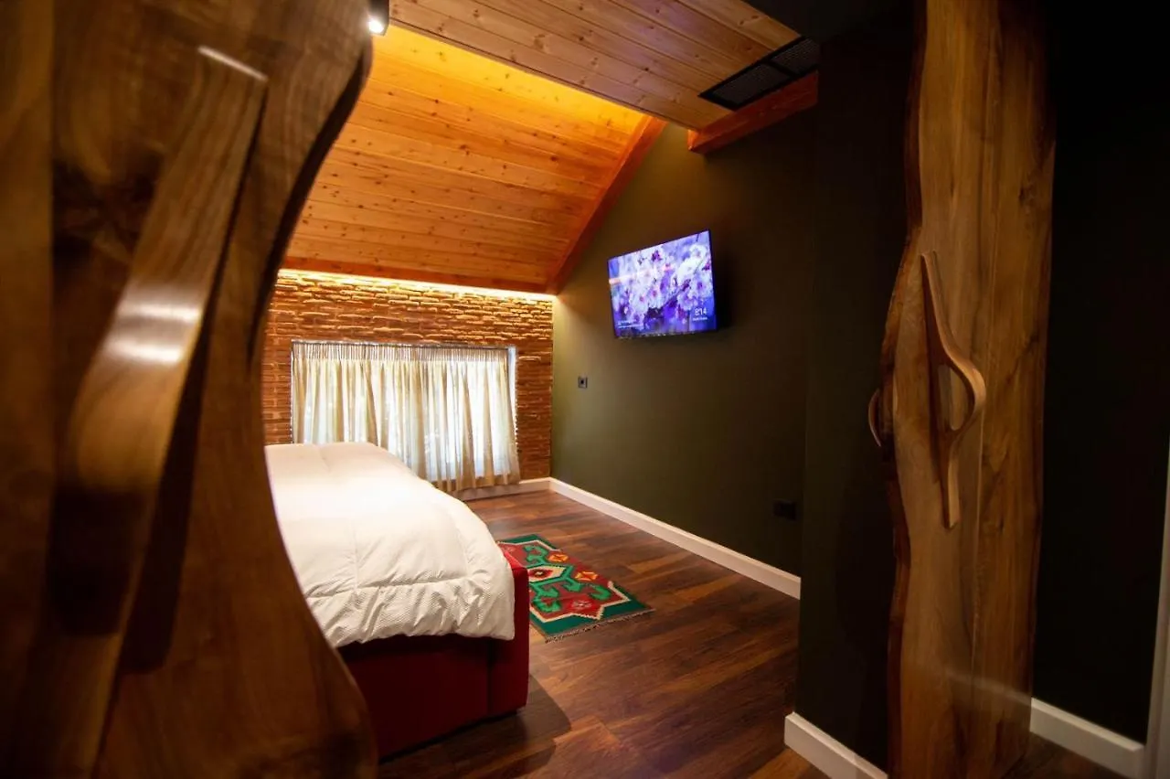 Hotel La Montagna Korce