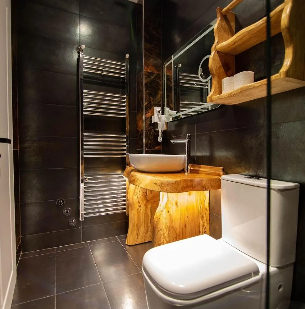 Hotel La Montagna Korce