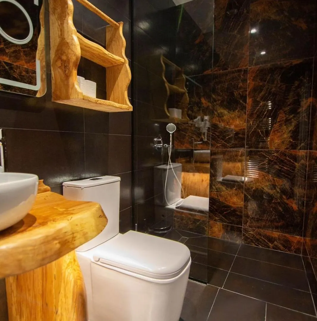 Hotel La Montagna Korce