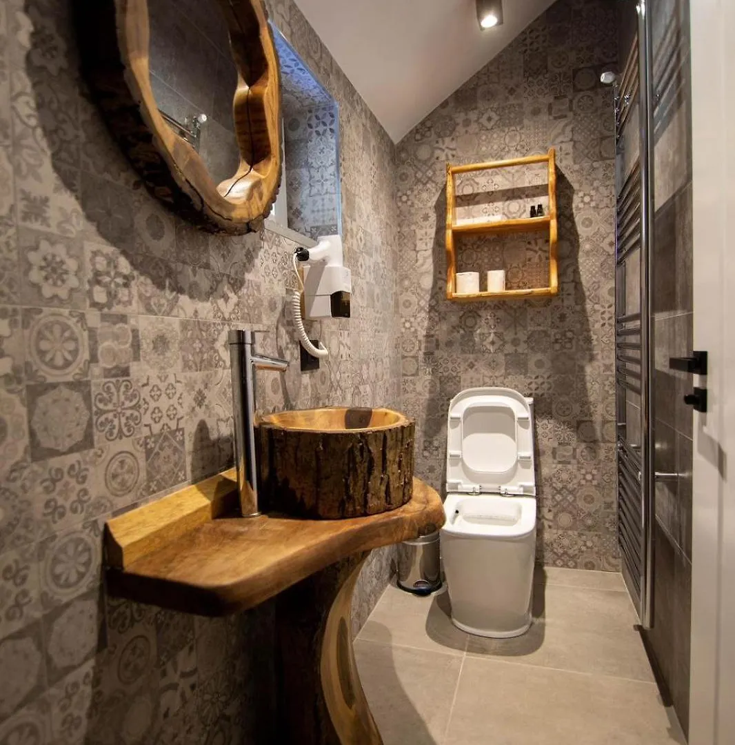 Hotel La Montagna Korce